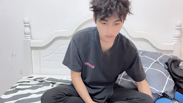 Snapshot of yangyang-2563 chatting on September 2025 07:14:02 AM yangyang-2563 online show from September 2025 07:14:02 AM