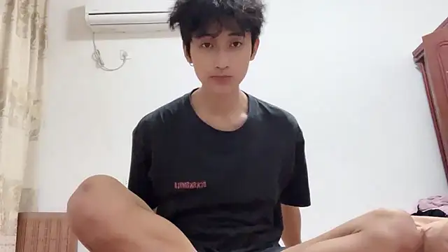 Snapshot of yangyang-2563 chatting on October 2025 04:14:02 PM yangyang-2563 online show from October 2025 04:14:02 PM