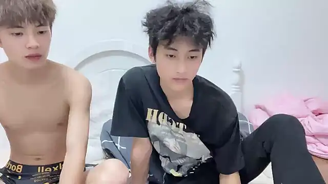 Snapshot of yangyang-2563 chatting on October 2025 03:10:02 PM yangyang-2563 online show from October 2025 03:10:02 PM
