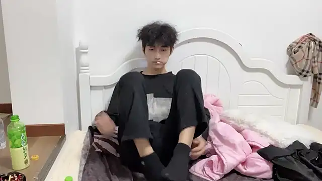 Snapshot of yangyang-2563 chatting on October 2025 12:06:01 PM yangyang-2563 online show from October 2025 12:06:01 PM