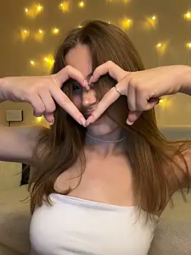 Snapshot of Elizabeth_Tay chatting on October 2025 06:17:01 PM Elizabeth Tay online show from October 2025 06:17:01 PM