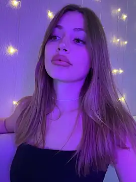 Snapshot of Elizabeth_Tay chatting on October 2025 04:20:02 PM Elizabeth Tay online show from October 2025 04:20:02 PM