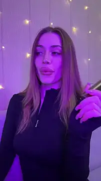 Snapshot of Elizabeth_Tay chatting on December 2025 06:56:01 PM Elizabeth Tay online show from December 2025 06:56:01 PM