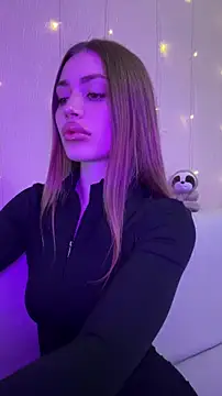 Snapshot of Elizabeth_Tay chatting on December 2025 06:23:01 PM Elizabeth Tay online show from December 2025 06:23:01 PM