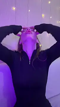 Snapshot of Elizabeth_Tay chatting on December 2025 05:51:02 PM Elizabeth Tay online show from December 2025 05:51:02 PM