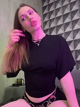 Elizabeth Tay online show from April 2026 06:41:01 PM