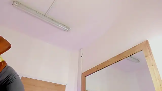 ValeryCortezm online show from December 2025 12:54:01 PM