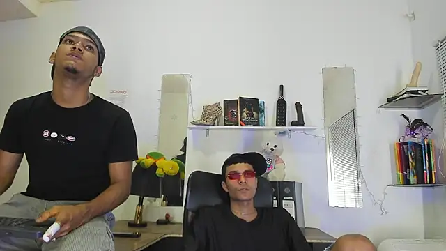 xxKamadevaxx online show from April 2026 06:27:02 PM