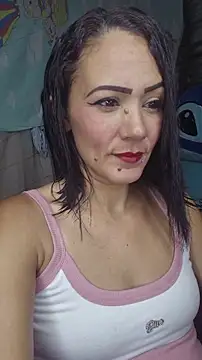 Lhia  online show from November 2025 07:05:02 PM