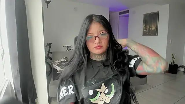 Unatatuada online show from June 2026 07:55:02 PM