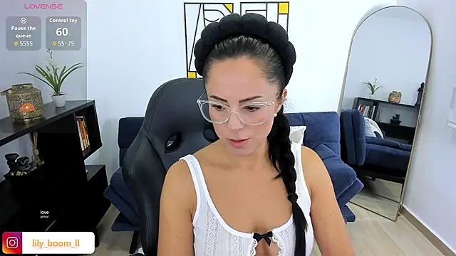 Lyliboomm online show from September 2025 12:23:02 AM