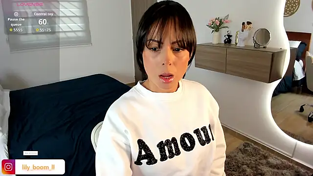 Snapshot of Lyliboomm chatting on February 2026 09:07:01 PM Lyliboomm online show from February 2026 09:07:01 PM