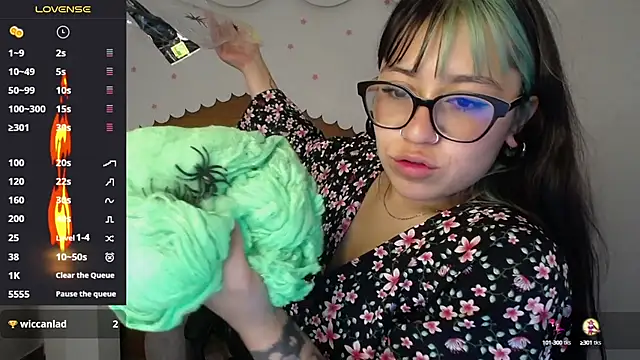 Snapshot of nicte_t_ chatting on October 2025 08:28:01 PM nicte t  online show from October 2025 08:28:01 PM