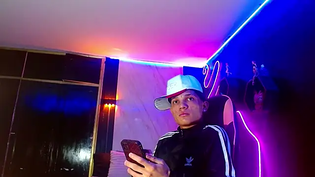 Snapshot of EL_VENEZOLANO_22CM chatting on May 2026 04:51:01 AM EL VENEZOLANO 22CM online show from May 2026 04:51:01 AM