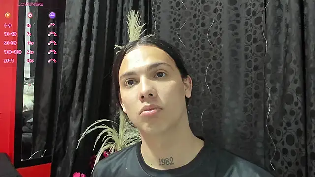 Snapshot of Almaazz chatting on May 2026 07:32:01 PM Almaazz online show from May 2026 07:32:01 PM