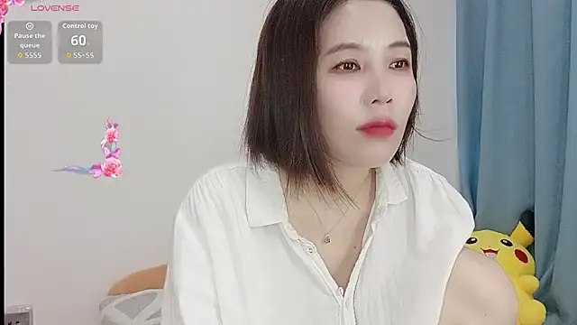 Snapshot of Miraitowa_ chatting on July 2026 10:47:02 PM Miraitowa online show from July 2026 10:47:02 PM