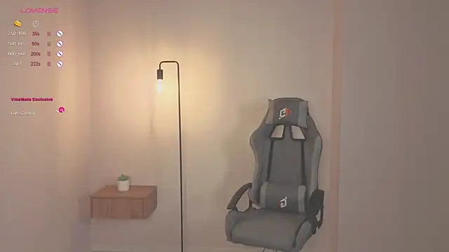 Frences Eyes online show from October 2025 12:59:01 PM