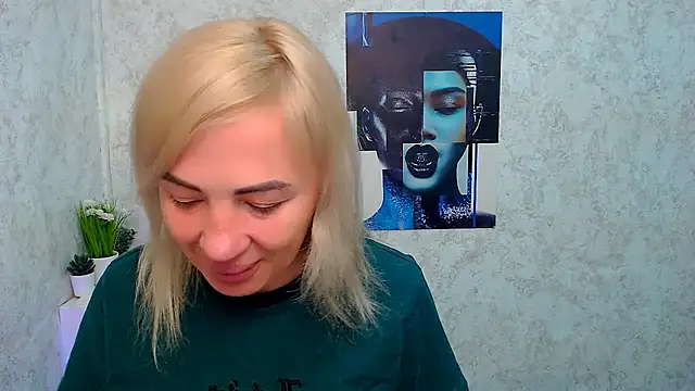 EmmaCat  online show from November 2025 05:28:02 AM