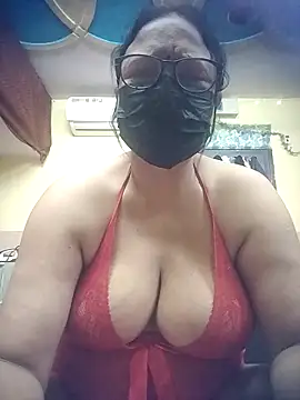 Snapshot of thehotlady chatting on June 2026 03:11:01 AM thehotlady online show from June 2026 03:11:01 AM