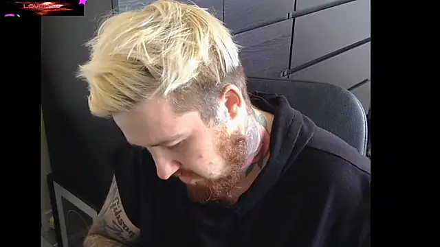 Snapshot of ThatAltGuy chatting on September 2025 10:09:02 AM ThatAltGuy online show from September 2025 10:09:02 AM