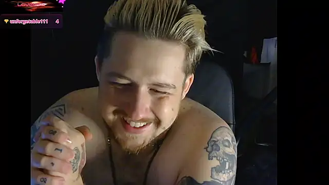 Snapshot of ThatAltGuy chatting on October 2025 08:48:02 AM ThatAltGuy online show from October 2025 08:48:02 AM