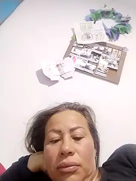 LaraCaliente online show from October 2025 10:13:02 AM