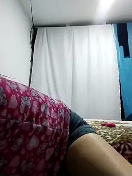 LaraCaliente online show from March 2026 01:10:01 AM