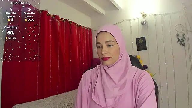 ShanaJamil online show from November 2025 01:26:02 PM