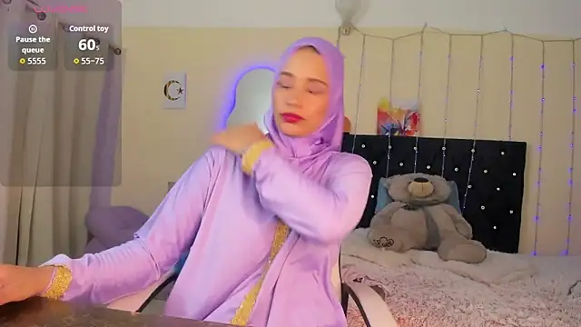 ShanaJamil online show from April 2026 12:00:02 PM