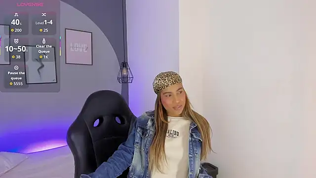 Snapshot of selena_monroy chatting on October 2025 11:32:02 AM selena monroy online show from October 2025 11:32:02 AM