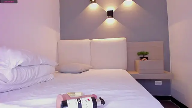 selena monroy online show from November 2025 09:26:02 AM