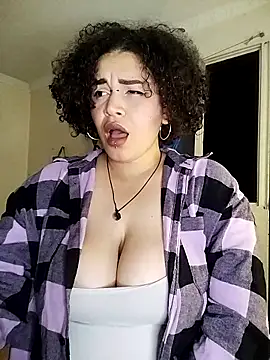 Julie wallace online show from November 2025 09:59:01 PM