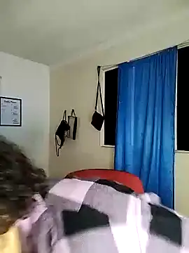 Julie wallace online show from November 2025 04:40:01 PM