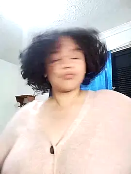 Snapshot of Julie_wallace chatting on April 2026 12:05:02 AM Julie wallace online show from April 2026 12:05:02 AM
