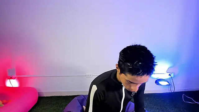 EstivenSallas online show from September 2025 07:37:02 PM