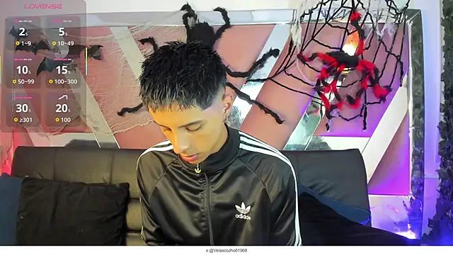 EstivenSallas online show from October 2025 07:33:01 PM