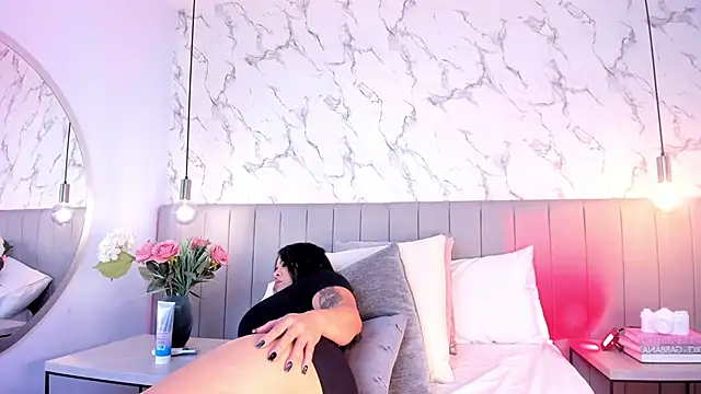 Amber Santana online show from November 2025 09:37:02 PM