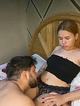 coupleyys online show from April 2026 06:38:01 PM