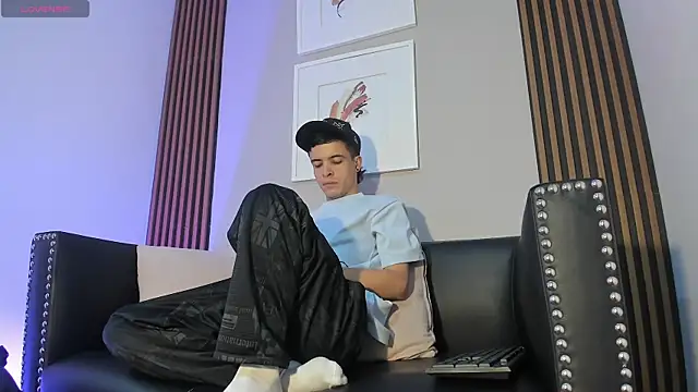 kevinn blue1 online show from November 2025 12:27:01 PM