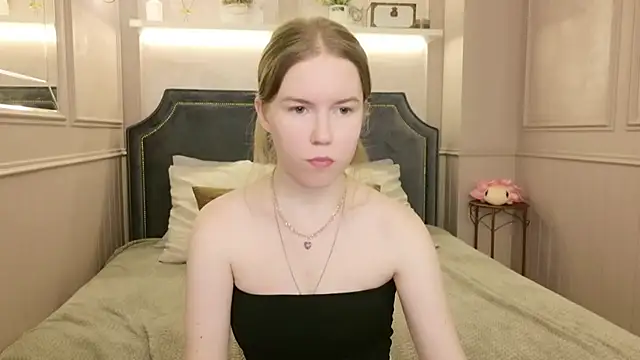 Alida Brice online show from November 2025 05:40:01 AM