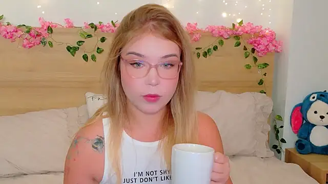 Lilith Bonheur online show from November 2025 09:04:02 PM