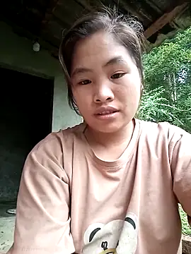 Luyen004 online show from April 2026 11:24:01 PM