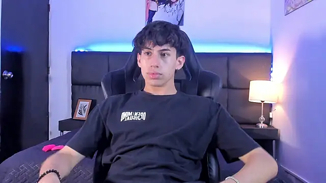 Aaron Spencer13 online show from September 2025 06:13:02 PM