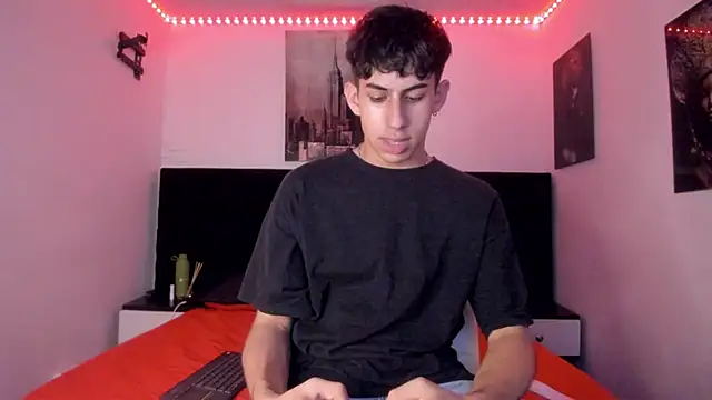 Aaron Spencer13 online show from November 2025 07:14:02 PM