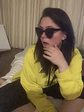Snapshot of Mia_Winters chatting on June 2026 09:39:01 PM Mia Winters online show from June 2026 09:39:01 PM