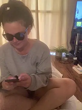 Snapshot of Mia_Winters chatting on June 2026 08:33:01 PM Mia Winters online show from June 2026 08:33:01 PM