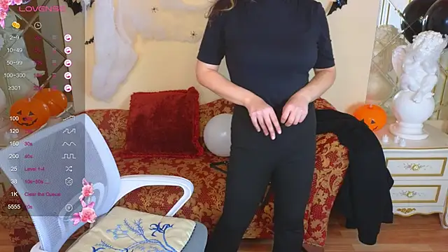 JuicyLullu online show from October 2025 04:37:02 AM