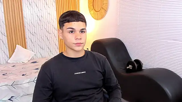 james jonnes online show from October 2025 07:56:01 PM