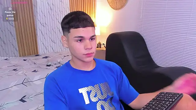 james jonnes online show from October 2025 08:42:01 PM