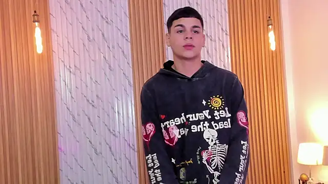 james jonnes online show from November 2025 07:46:02 PM